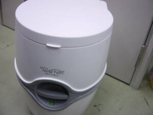 ポルタポッティPortaPotti エクセレンス 電動水洗式 ポータブルトイレ ホワイト　直接引取り限定