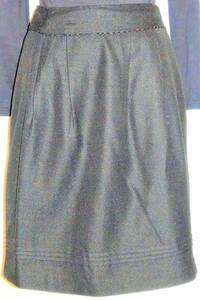 （レディース・合い物・スカート）any SiS エニシス Ｓ レーヨン混 タック入り台形スカート 黒ラメ 美品