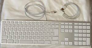 【美品】Apple純正USBキーボード A1243 JIS配列 テンキー付【キーボード延長ケーブル付き】