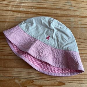 ファミリア fdash ベージュとピンクの　帽子　55センチ