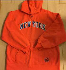 長期未使用保管品 NBA KNICKS ニックス NIKE製 パーカー M 