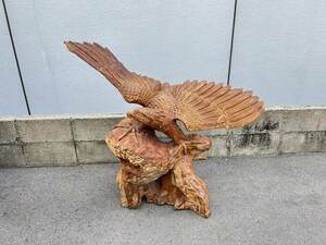 超特大一刀彫り 鷹 彫刻品 美術品 木彫り 無垢 木製 工芸品 広島市内手渡しだけの取引 117ｘ50ｘH100cm