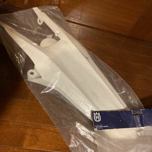 2014-2016 HUSABERG HUSQVARNA FE TE WHITE REAR FENDER NOS OEM8130801300028 ハスクバーナ フサベル エンデューロ リアフェンダー 純正