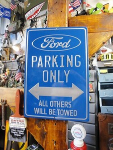 フォード専用駐車場　エンボス　ティンサイン アメリカ雑貨 アメリカン サインプレート ティンサインボード インテリア 壁飾り おしゃれ