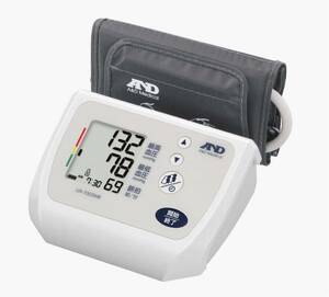 【新品】上腕式血圧計　デジタル血圧計 10年保証　 カフ収納ホルダー　血圧管理手帳　A&D　UA-1005MR