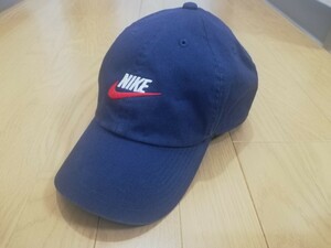 未使用品『NIKEナイキ』【スゥオッシュ刺繍ベースボールキャップ】ネイビー