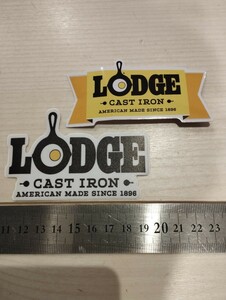 アウトドアステッカー　２枚セット　キャンプ　アウトドア　lodge cast iron 　ロッジキャストアイアン