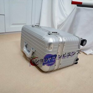 豪華 アルミスーツケース　キャスター付き シルバー 21インチ 小型 アルミトランク 旅行用品 TSAロック キャリーケース キャリーバ