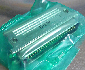 SCSI ターミネーター (アンフェノール・フルピッチ50ピン) [管理:KN314]