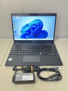 中古　軽量(約700g)Fujitsu / FMVWE2U28 Core i3-10110U 2.10GHz / 4GB /128GB / Windows 11Pro/ 管理番号0000037432