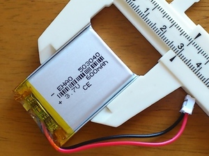リポ　バッテリー 2pinコネクター付き　3.7V　600mAh　503040（5 x 30 x 43mm）