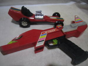 日本製おもちゃ　1972　NINTENNDO赤い車と1991 BANDAI 