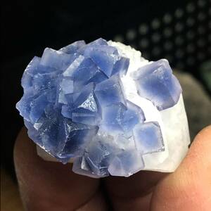【超絶美品】湖南瑶崗仙藍蛍石・25g（中国産鉱物標本）