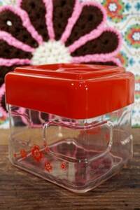 [DC217-A] 昭和レトロポップ 花柄 パンケース 赤 保存容器 キッチン雑貨 プラスチックケース キャニスター