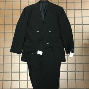 【衝撃の価格】★漆黒の黒★ オールシーズン礼服　ダブルスーツ/新品未使用　激安/A5 ブラック　黒/ノーベンツ　2タック/冠婚葬祭　大特価