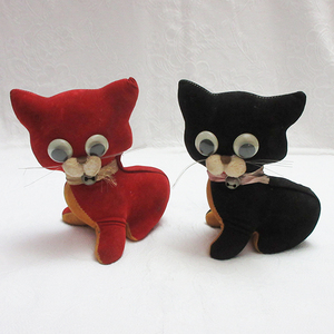 当時物・セット！■ベロア 猫 マスコット 人形 ぬいぐるみ フィギュア 赤 黒 ネコ おがくず インテリア レトロ ヴィンテージ