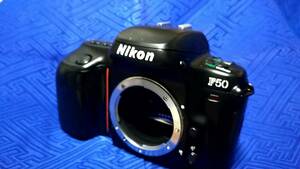 [B-23-11]Nikon F50 デジタル一眼レフ　フィルムカメラ 通電確認済み for NikonF[電子]　中古良品　少量の汚れ傷あり