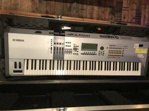 YAMAHA MOTIF ES8 中古