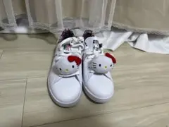 adidas Hello Kitty コラボスニーカー