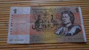 ★旧紙幣　オセアニア　オーストラリア　１ドル　女王　エリザベス２世イギリス　エリザベス女王 
