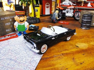 1950年代のアメ車のペダルカーを再現したミニカー 限定品（1956フォード　サンダーバード/ブラック） アメリカ雑貨 アメリカン雑貨