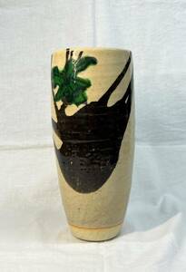 釉蘭文　花瓶（詳細不明）