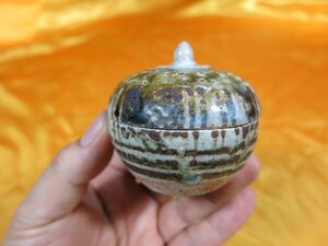 B　スンコロク香合 16～１７世紀　陶器　タイ