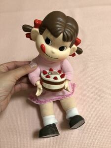 ペコちゃん人形　バースデーケーキ　フィギュア　不二家　フジヤ　非売品