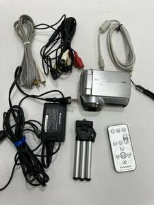 【通電、充電確認済】Panasonic SDR-S100 SD リモコン ストラップ バッテリー 3脚 MULTI 各種配線 デジタルビデオカメラ ビデオカメラ 