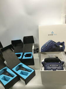 ●HTC Vive PRO まとめ VRヘッドセット99HANW023-00 通電のみ確認 い コントローラー充電器欠品 ジャンク扱い(uu0207_13_200)