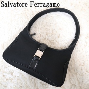 美品 Salvato Ferragamo サルヴァトーレフェラガモ ワンショルダー ハンドバッグ イタリア製 AU-21 0734 ナイロン ブラック シルバー金具