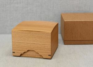 欅柾杢の駒箱　四隅落し　新品　化粧箱付き。