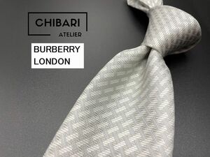 【新古品】BURBERRY LONDON　バーバリーロンドン　ロゴ＆ドット柄　ネクタイ　3本以上送料無料　ホワイトシルバー　0404161