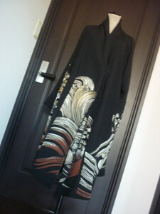 即決LL.3L.4L大きいサイズ正絹黒留袖,黒ロングコート(身幅７２丈104)着物リメイク,別売りのワンピースと共にアンサンブルスーツ