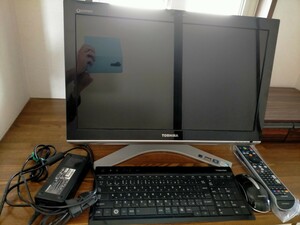 TOSHIBA東芝dynabook Qosmio D710デスクトップパソコン一式