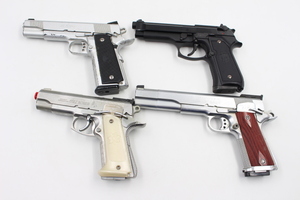 ☆【ト足】エアガン 4個 まとめ US9mm M9 1911-A1 45ACP COLT CALIBER 45 CO695ZZH72