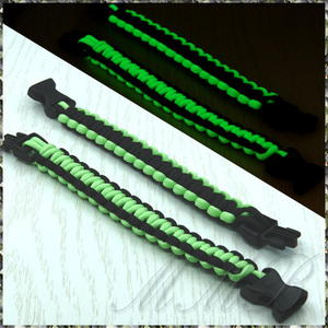 [OUTDOOR] Survival Glow in Dark Bracelet 夜光 (蓄光) ロープ パラコード ブレスレット ブラック & グリーン 235mm 【送料無料】