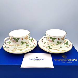 Wedgwood ウェッジウッド カップ＆ソーサ ワイルドストロベリー 2客セット ペア マグカップ ホワイト イチゴ柄 箱付き