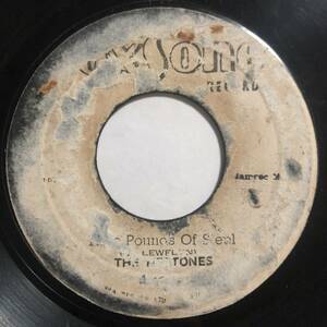 試聴 / THE HEPTONES(NINE POUND STEEL) / ROLAND ALPHANSO(STUFFY) /Reggae/Ska/Rocksteady/big hit !!/7inch