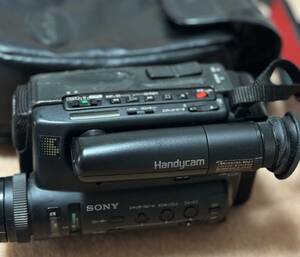 ジャンク品　SONY CCD-TR55 ハンディカム 8ミリビデオカメラ　ソニー　動作未確認　汚れあり　袋つき