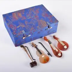 中国　玉石彫刻　琵琶・バイオリンなど　ミニチュア弦楽器　4種　V　3158