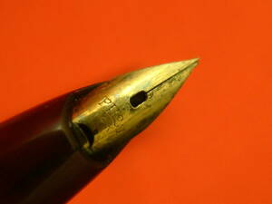 古いPILOT万年筆　ペン先は14金です。