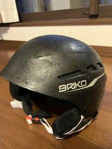 ヘルメット 57-58cm スノーボード スキー ジュニア　子供用　BRIKO