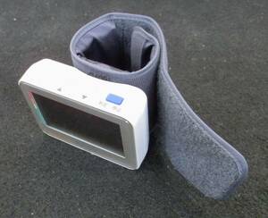 TS240304..　日本精密測器　WS-X10　手首式デジタル血圧計　自動電子血圧計