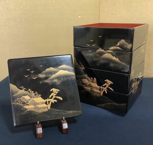 《R》黒内朱 山水蒔絵 四段重 木製漆器　（240125け4）