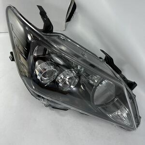 M 41-4-2　未使用美品　カムリ　前期　AVV50 LED　打刻５　 33-157 ヘッドライト