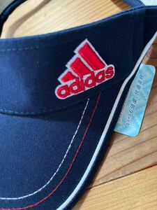 新品未使用！ adidas ゴルフサンバイザー 定価3000円 紺色 ネイビー アディダス サンバイザー 帽子 GOLF ゴルフウェア 3本ライン
