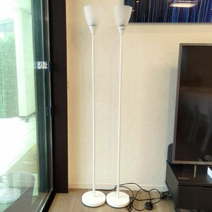 【動作品】1円 直引OK オーム電機 フロアスタンド TF-YN10CW-W ホワイト 160cm 2点 まとめ 口金 E26 インテリア 家具 照明 ライト MA561