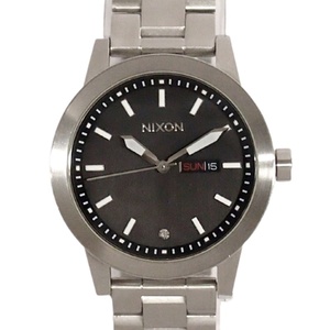 【不動】箱付き ニクソン NA263000 THE SPUR ＜腕時計＞42mm シルバー金具 ブラック 文字盤 黒 NIXON アナログ クォーツ カレンダー