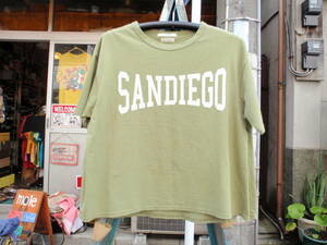 2回使用のみ！NICOLE（ニコル）　GRAND PARK（グランドパーク）　ショート丈な緑色のワイドデザインTシャツ　サイズM?